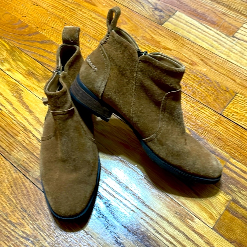 UGG Bootie Size 6.5 Camel Brown